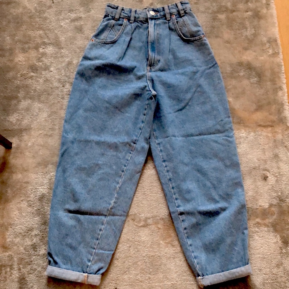 Zara Blue Jeans in baggy balloon style